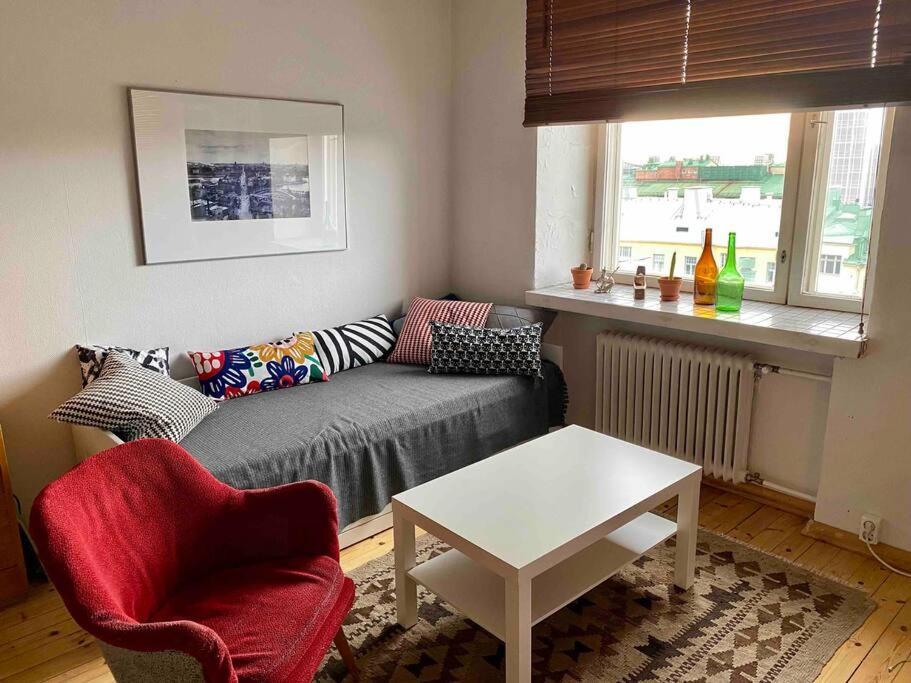 Studio Apartment, View Over The Roofs For The Sunrise Helsínquia Exterior foto