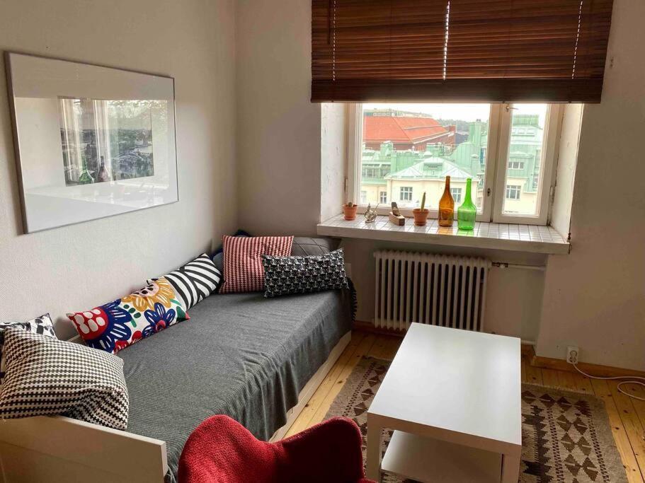 Studio Apartment, View Over The Roofs For The Sunrise Helsínquia Exterior foto